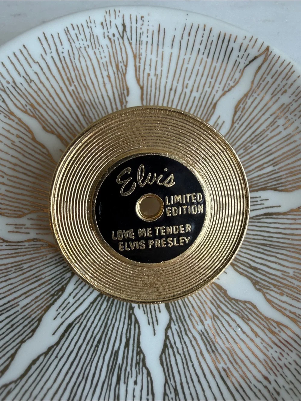 Vintage Elvis Limited Edition 'Love Me Tender' Gold Record Pin - Picture 1 of 3